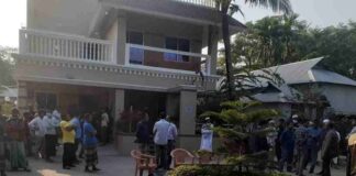 স্বাস্থ্যসচিবের বাড়িতে হামলা